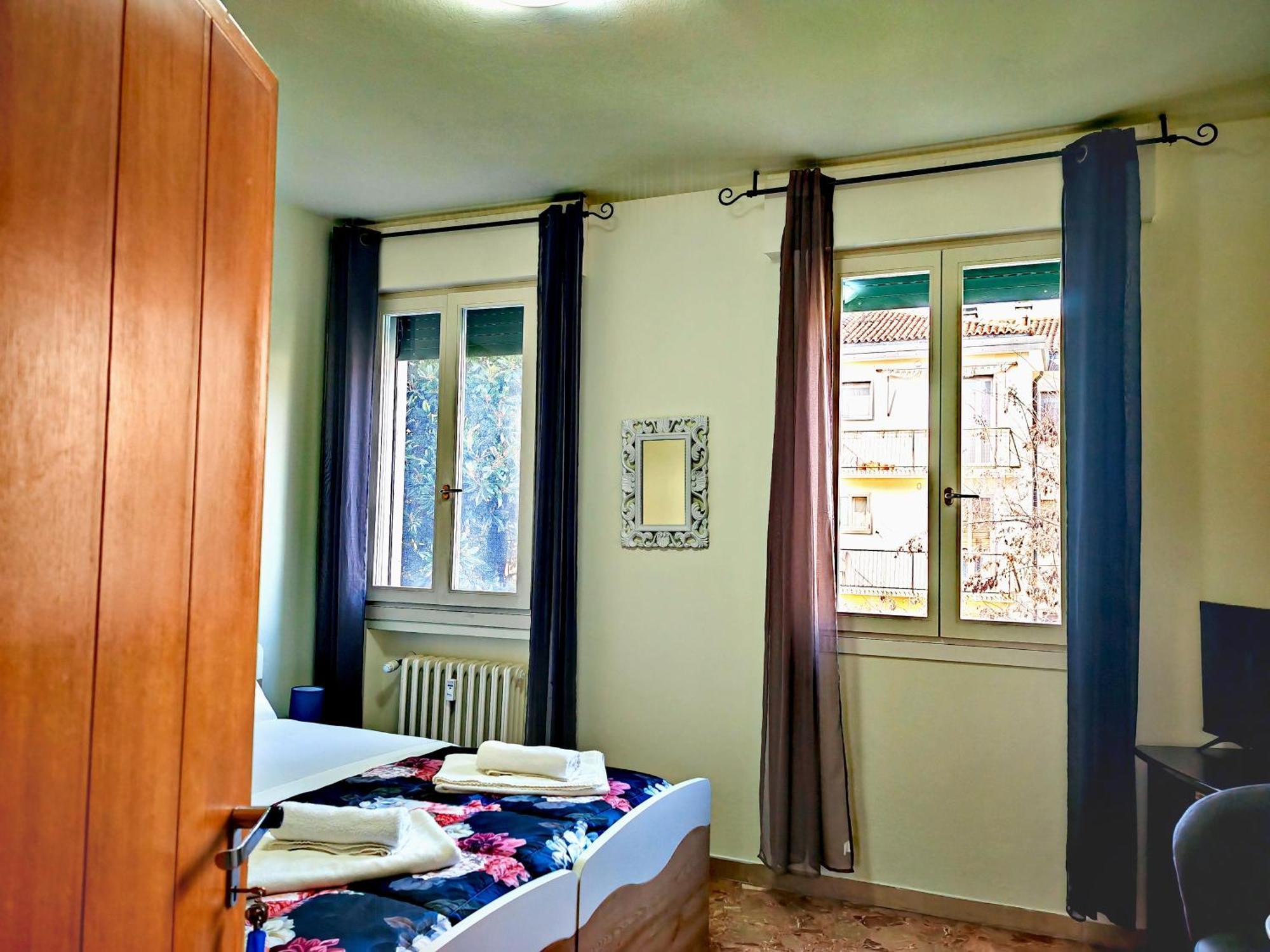 Guest house Goldmine 2 *
